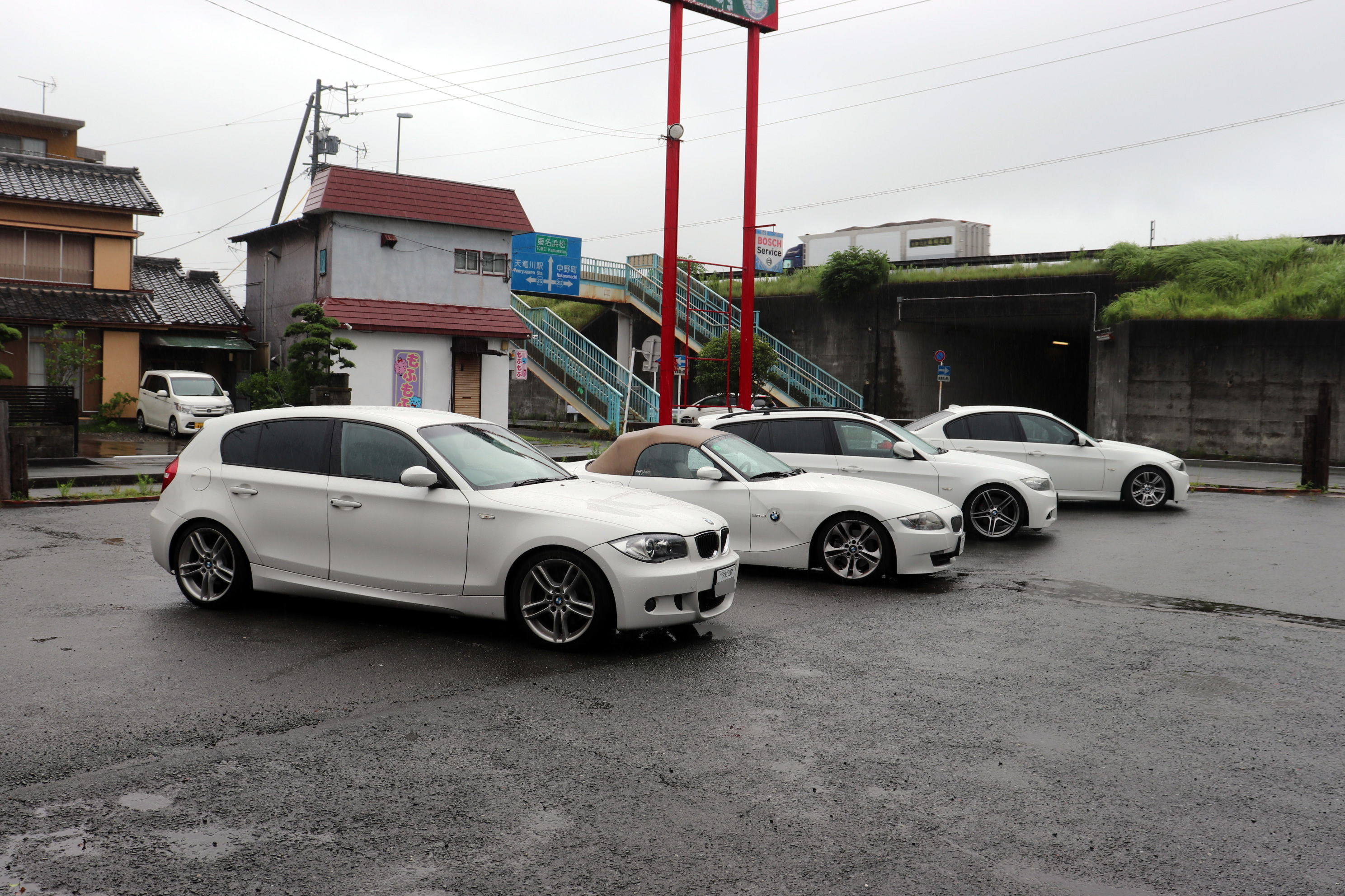 沢山の白いbmwが並びました Bmwブログ Bmwパーツメンテナンス専門店ガルフストリーム