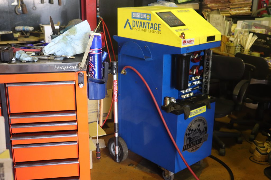 BMW F30 320i エンジンオイル交換＆オイルスラッジクリーン施工｜BMWブログ｜BMWパーツメンテナンス専門店ガルフストリーム