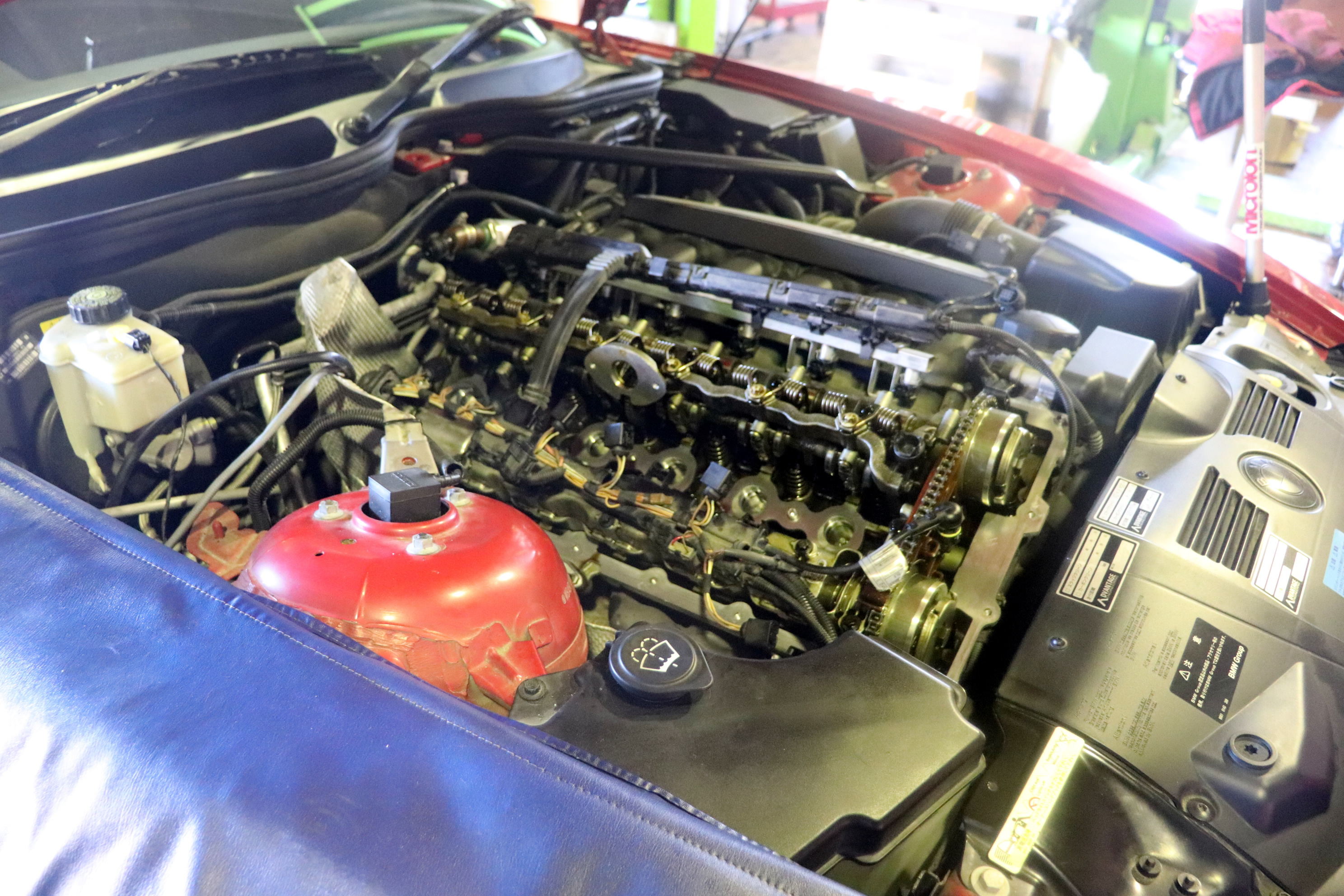 BMW E85 Z4 エンジンオイル漏れ修理